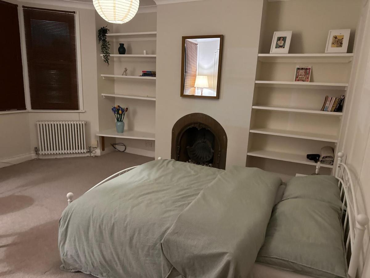 Spacious Room Near Underground London Exterior foto