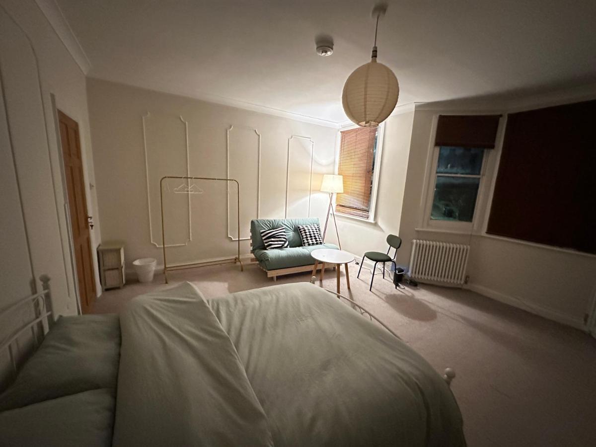 Spacious Room Near Underground London Exterior foto